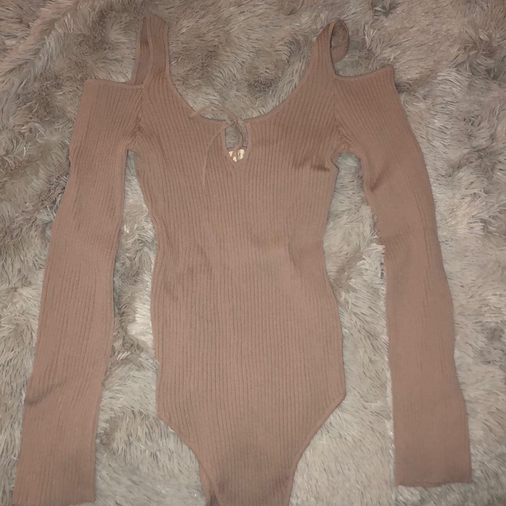 Pacsun Stretchy cold shoulder bodysuit